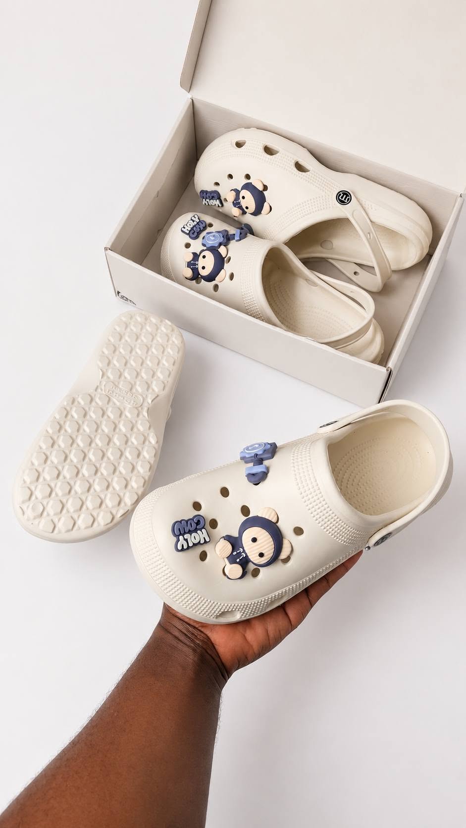 Adults unisex crocs